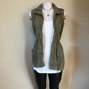 💝Charlotte Russe green vest